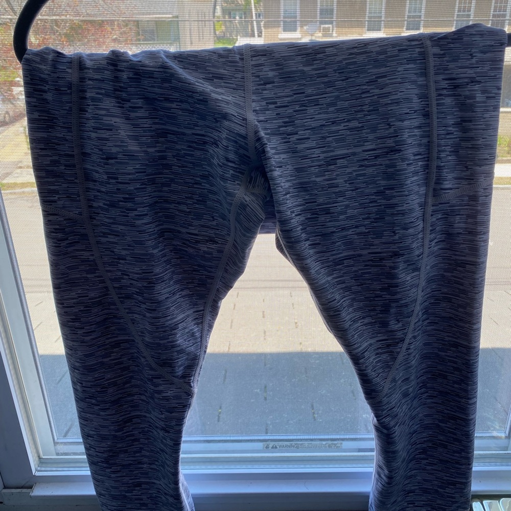Zyia Gray Level 2 in 1 pocket light n tight Capri